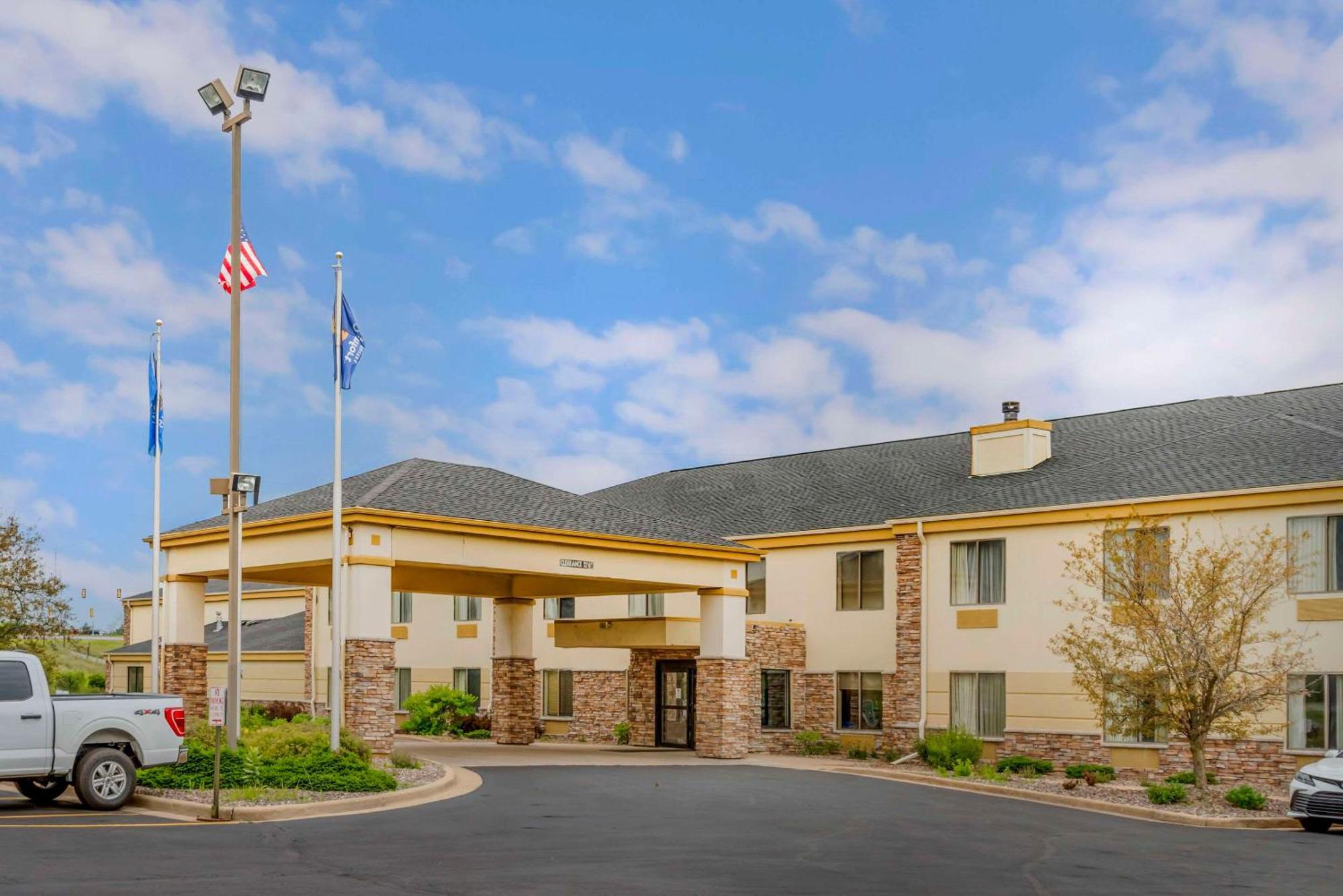 Comfort Inn & Suites Black River Falls I-94 Εξωτερικό φωτογραφία