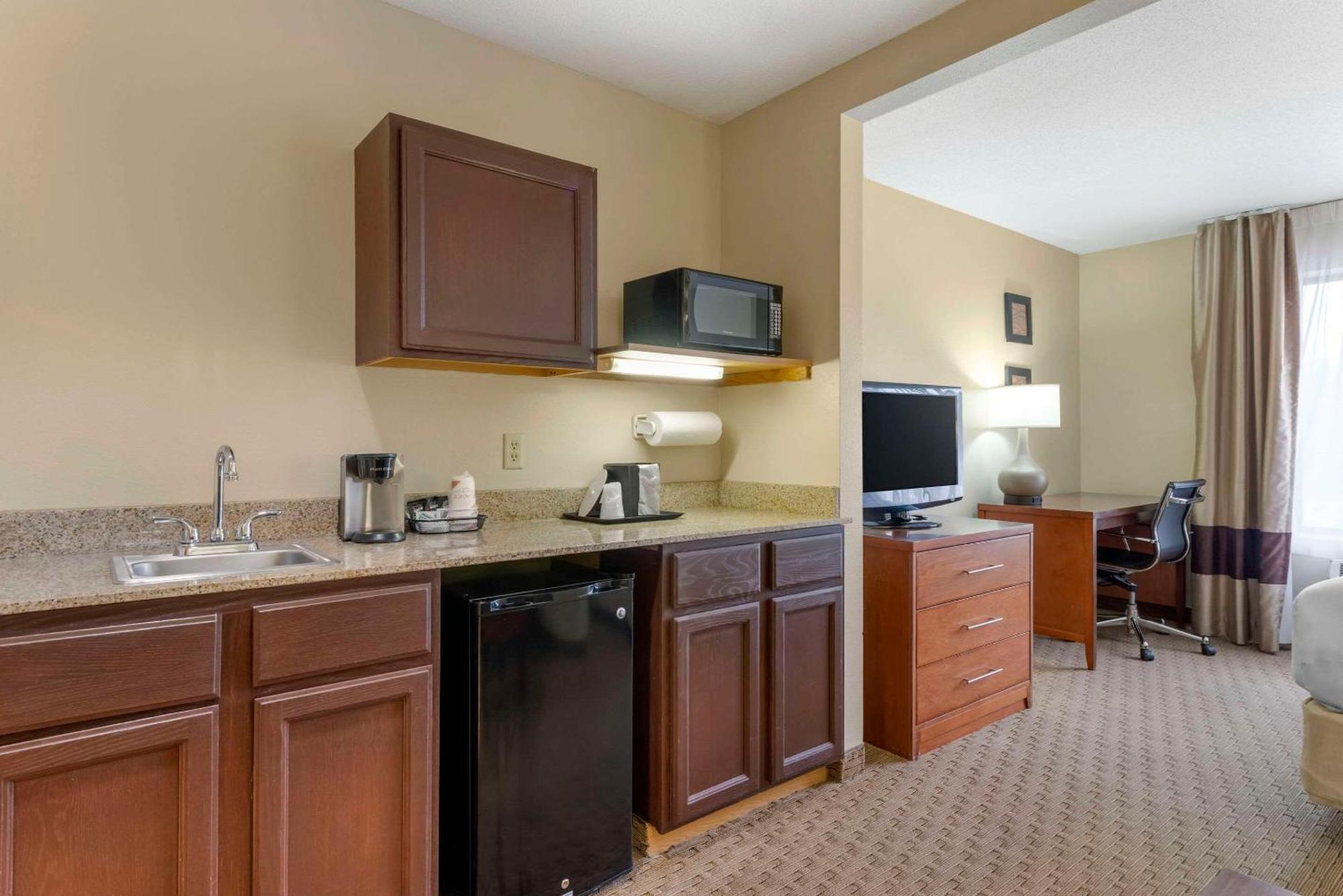 Comfort Inn & Suites Black River Falls I-94 Εξωτερικό φωτογραφία